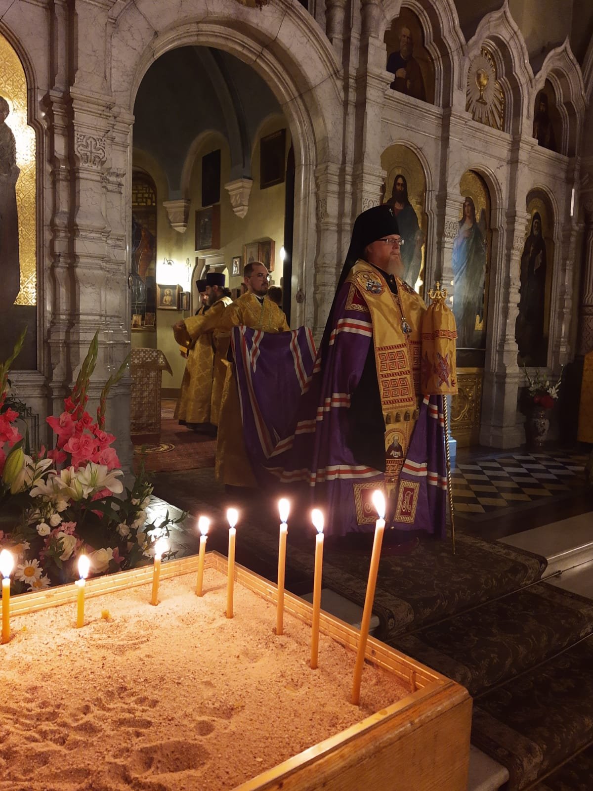 Nachtwache mit Artoklasia und Liturgie zum Fest der hll. Apostel Petrus und Paulus